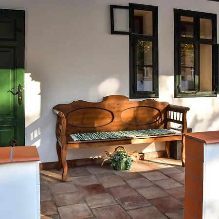 Szin-es Vendeghaz Bed & Breakfast