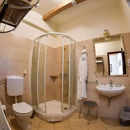 Szin-es Vendeghaz 3*