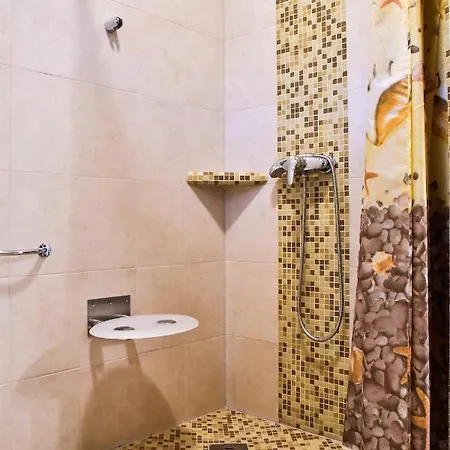 Bed & Breakfast Szin-es Vendeghaz *