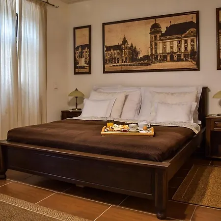 Bed & Breakfast Szin-es Vendeghaz *