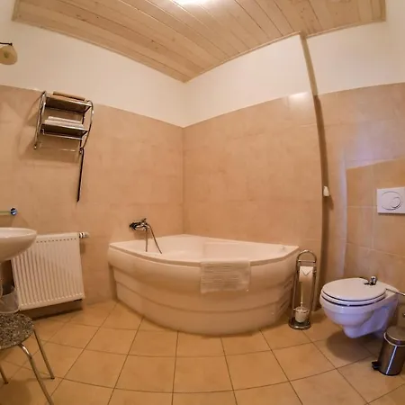 Szin-es Vendeghaz Bed & Breakfast *